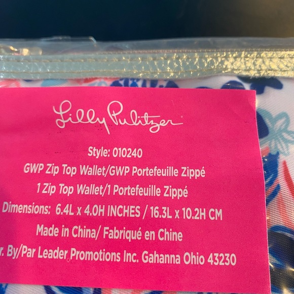 NIP Lilly Pulitzer zip top wallet - Picture 2 of 6